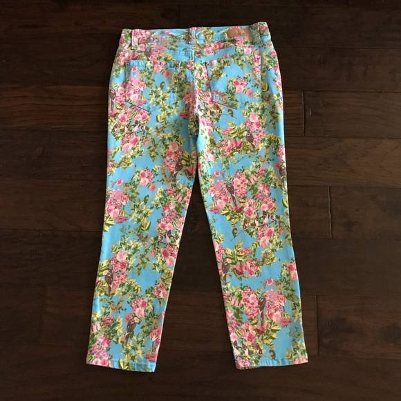 Code Bleu Rose Print High Rise Aimee Denim Crop - Picture 3 of 5